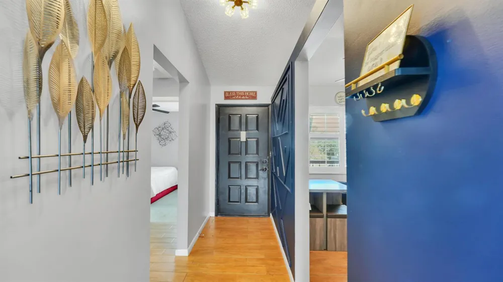 7618 Tahiti Lane #206 Lake Worth, FL 33467
