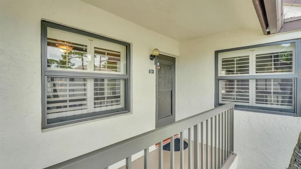 7618 Tahiti Lane #206 Lake Worth, FL 33467