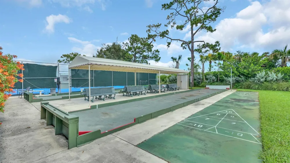 7618 Tahiti Lane #206 Lake Worth, FL 33467