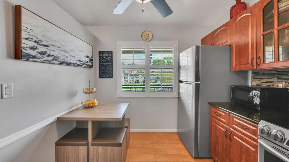 7618 Tahiti Lane #206 Lake Worth, FL 33467