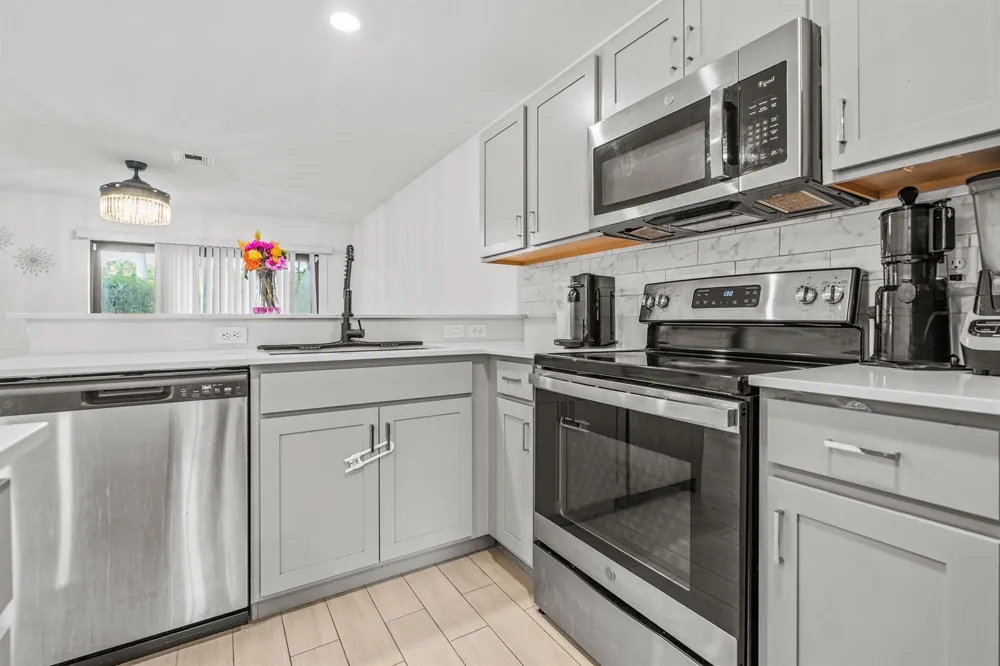 5031 Genove Place Riviera Beach, FL 33410