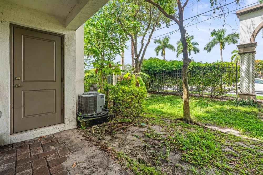 5031 Genove Place Riviera Beach, FL 33410
