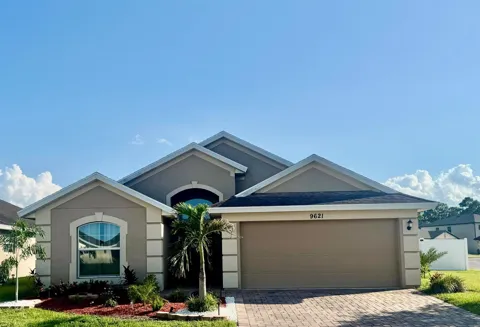 9621 RAINWOOD COURT