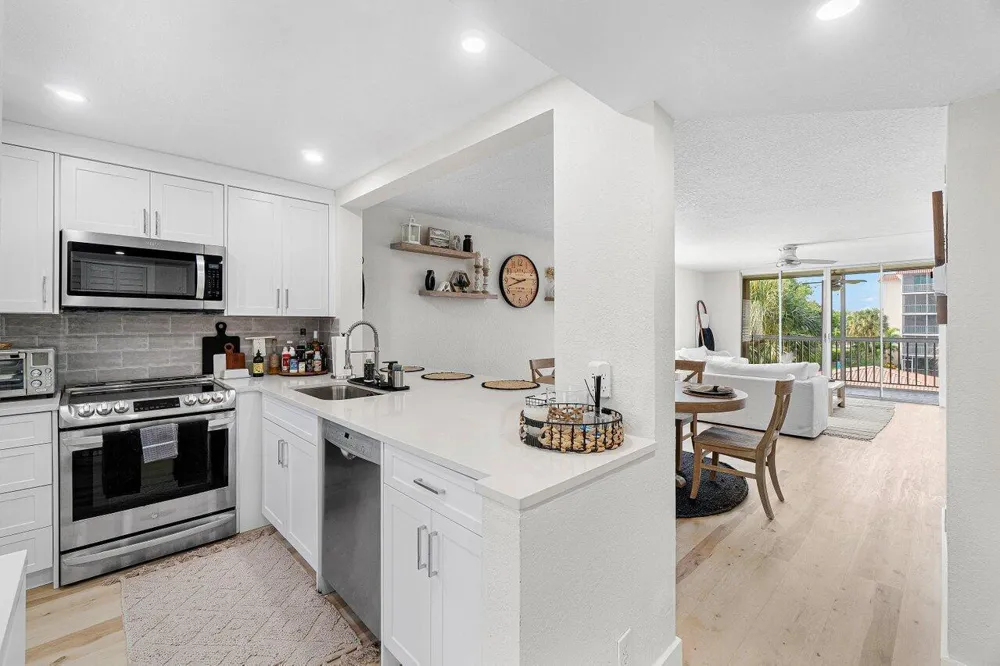 2809 Florida Boulevard #310 Delray Beach, FL 33483