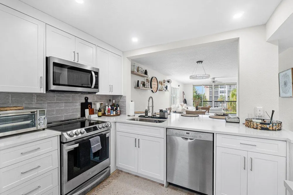 2809 Florida Boulevard #310 Delray Beach, FL 33483