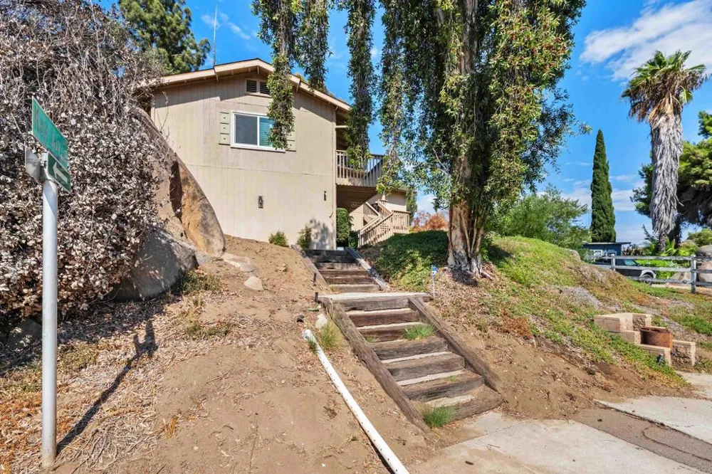 9209 Lakeview Terrace Lakeside, CA 92040