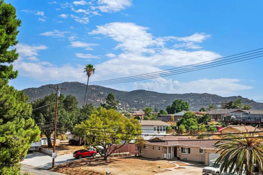 9209 Lakeview Terrace Lakeside, CA 92040