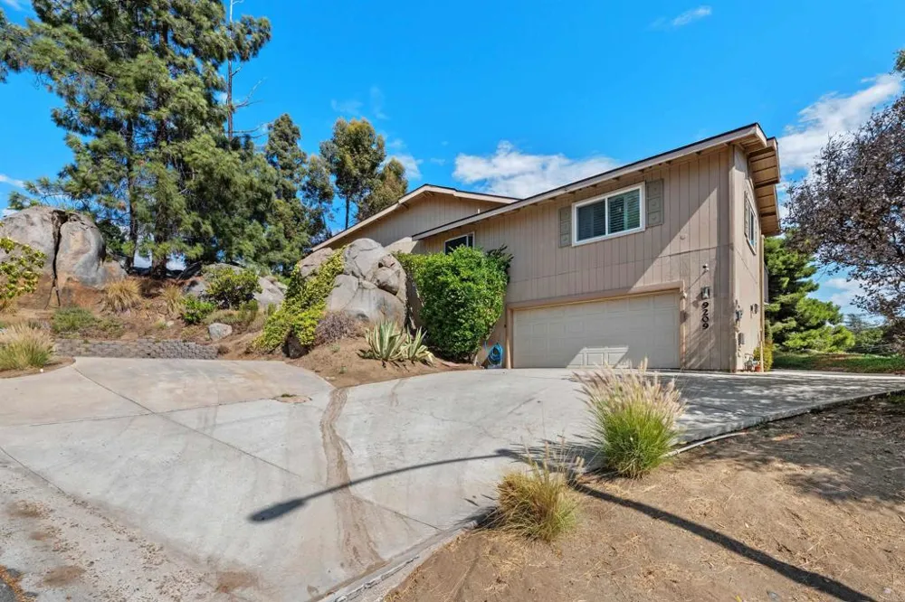 9209 Lakeview Terrace Lakeside, CA 92040