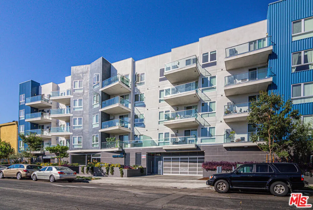 105 S Mariposa Avenue #203 Los Angeles, CA 90004