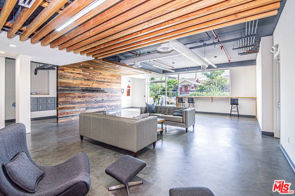 105 S Mariposa Avenue #203 Los Angeles, CA 90004