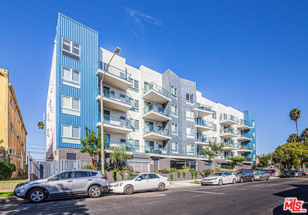 105 S Mariposa Avenue #203 Los Angeles, CA 90004
