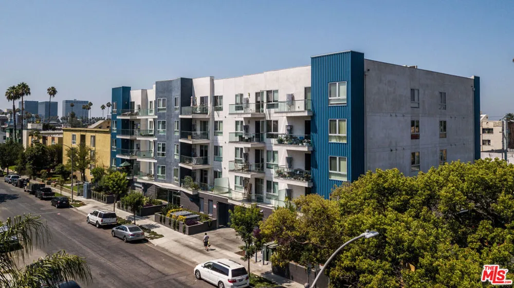 105 S Mariposa Avenue #203 Los Angeles, CA 90004