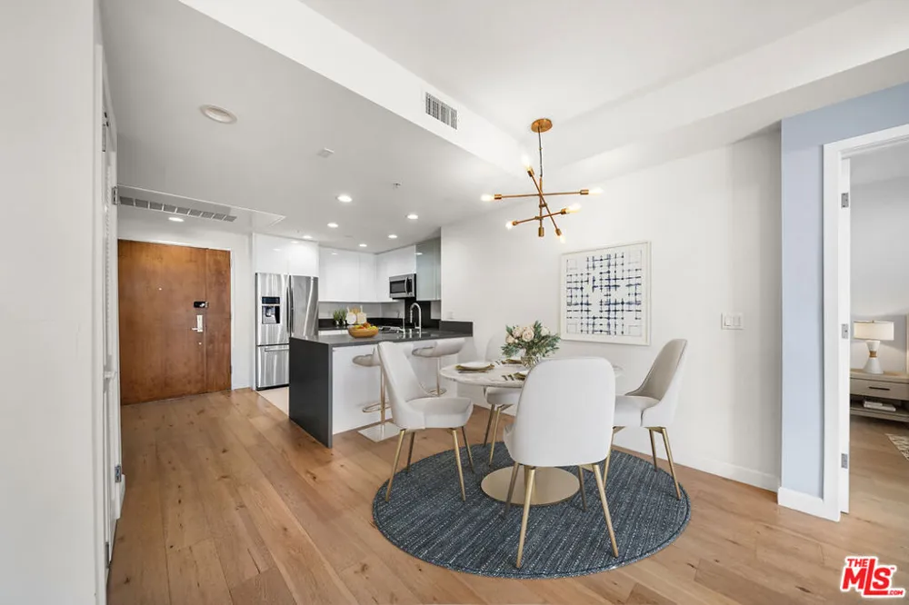 105 S Mariposa Avenue #203 Los Angeles, CA 90004