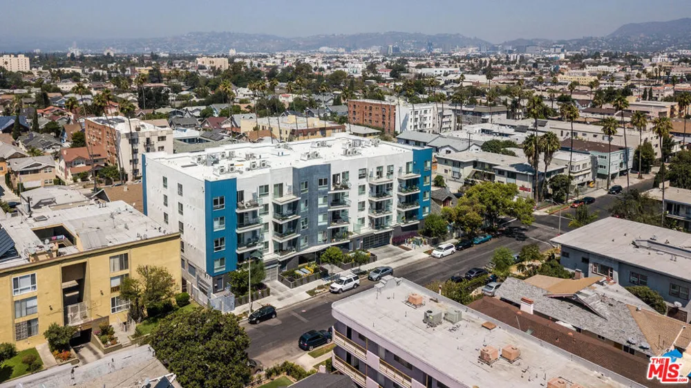 105 S Mariposa Avenue #203 Los Angeles, CA 90004