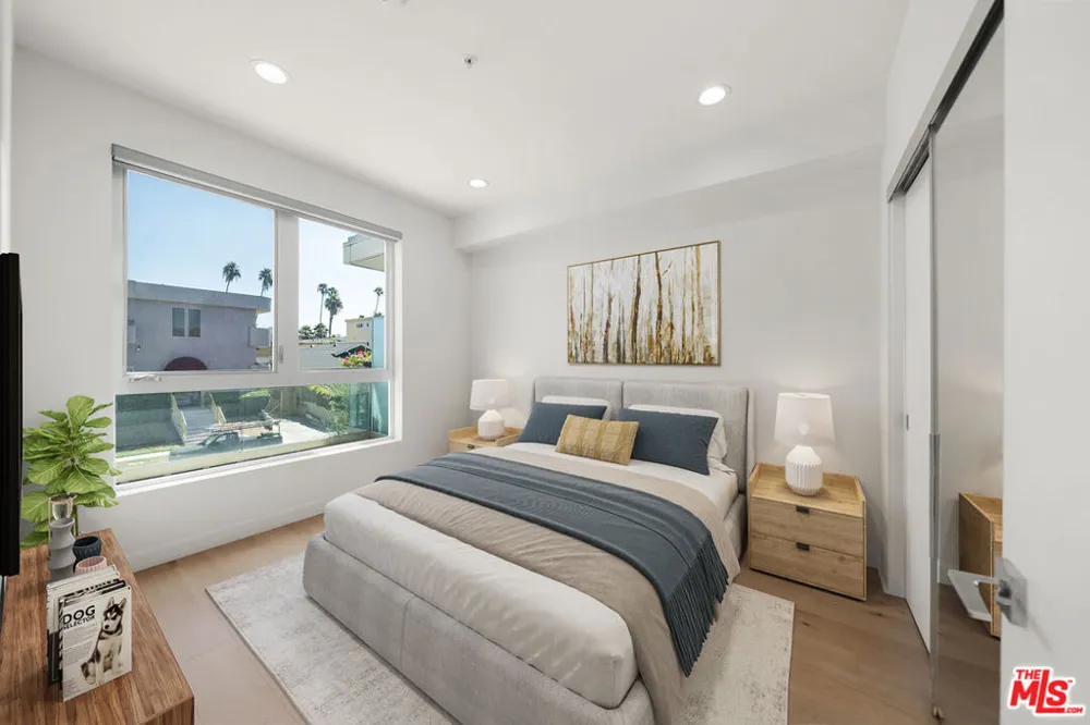 105 S Mariposa Avenue #203 Los Angeles, CA 90004