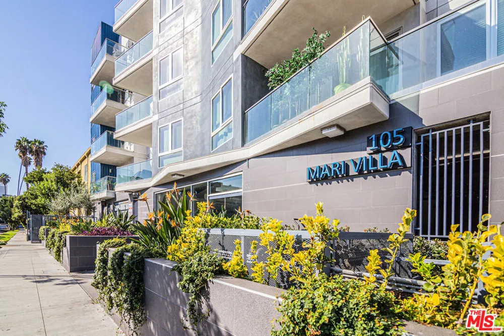105 S Mariposa Avenue #203 Los Angeles, CA 90004