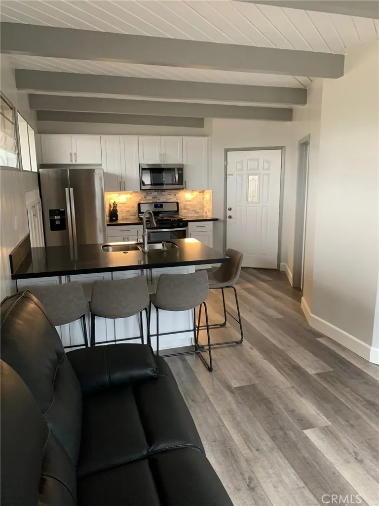 221 Avenida Rosa San Clemente, CA 92672