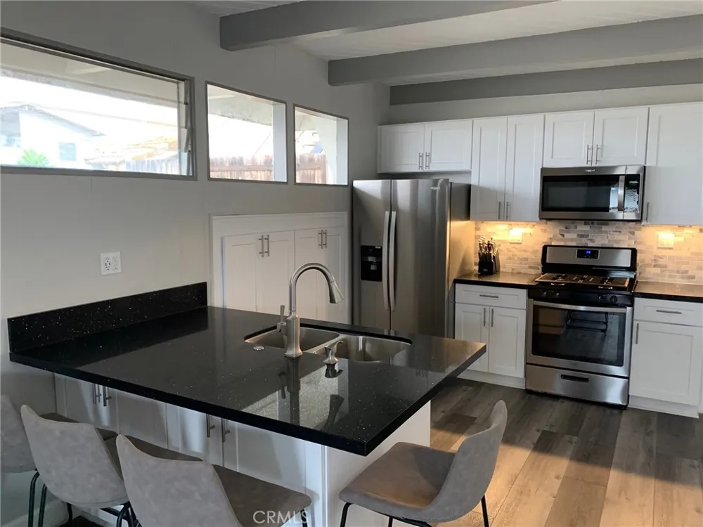 221 Avenida Rosa San Clemente, CA 92672