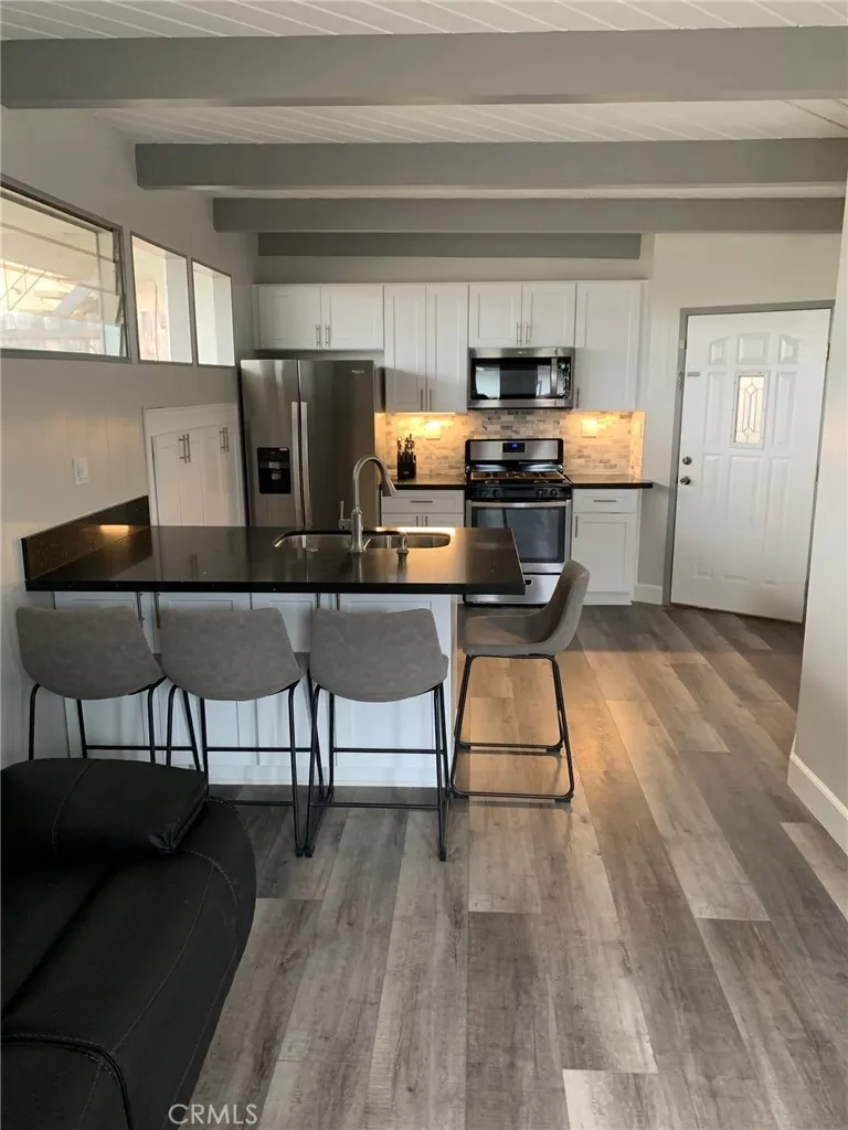 221 Avenida Rosa San Clemente, CA 92672