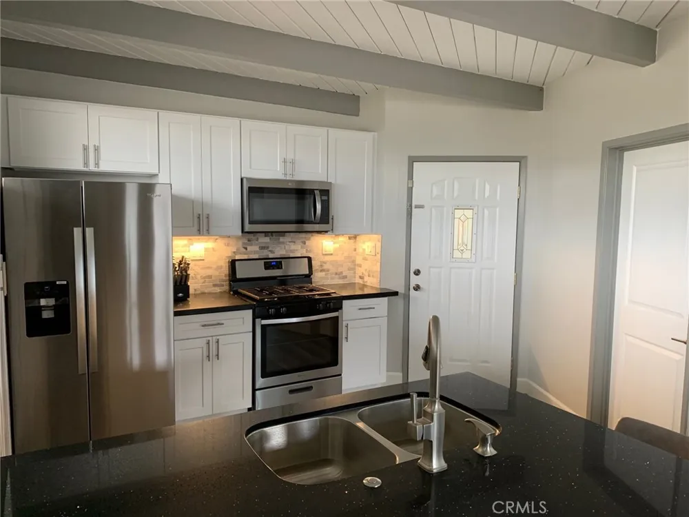 221 Avenida Rosa San Clemente, CA 92672
