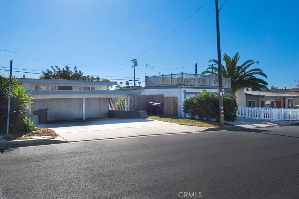 221 Avenida Rosa San Clemente, CA 92672