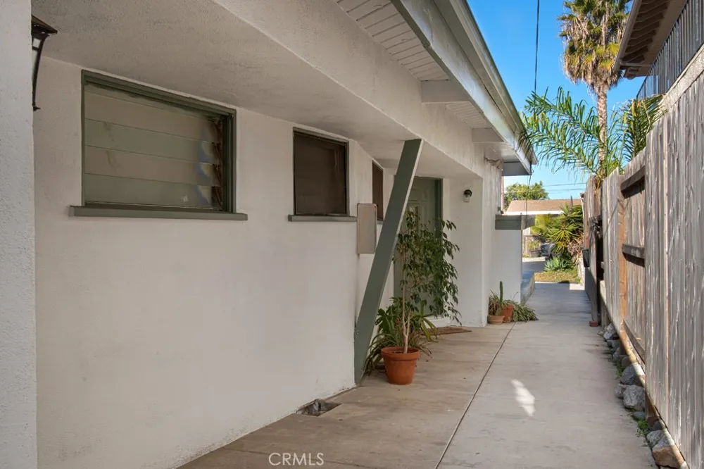 221 Avenida Rosa San Clemente, CA 92672