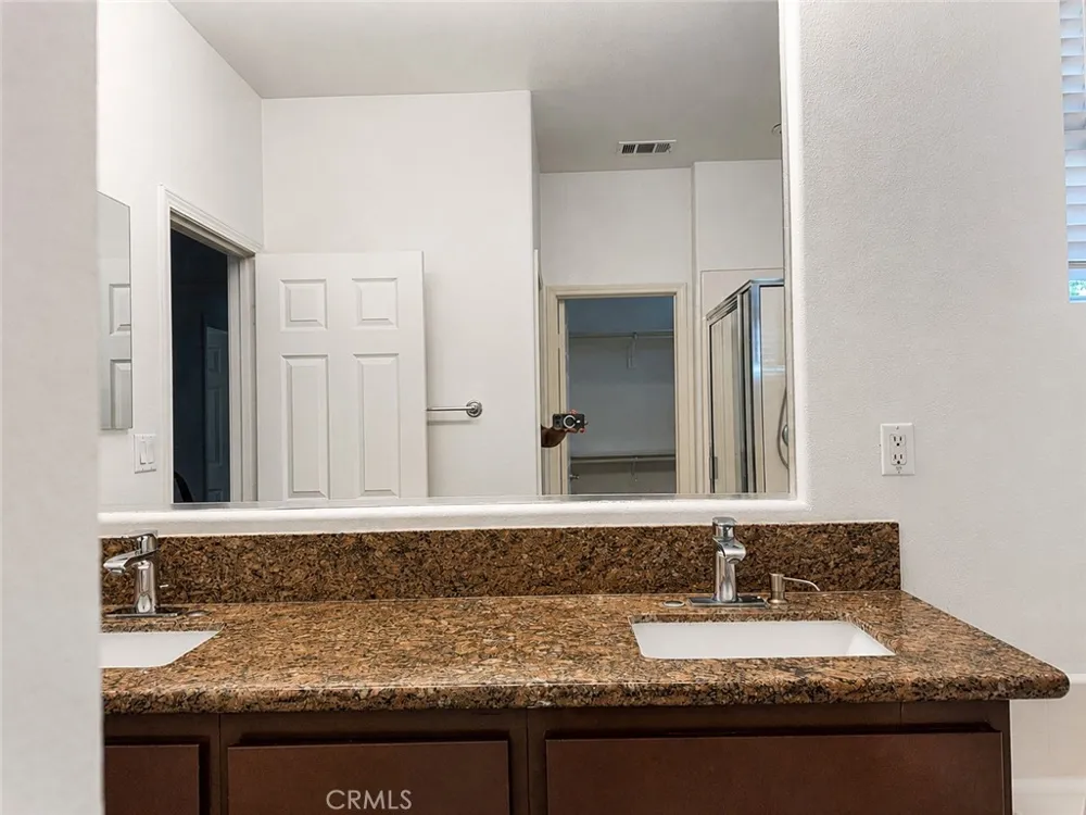 27657 Sunny Creek Valencia, CA 91354