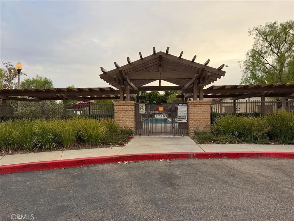 27657 Sunny Creek Valencia, CA 91354