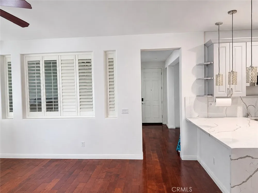 27657 Sunny Creek Valencia, CA 91354