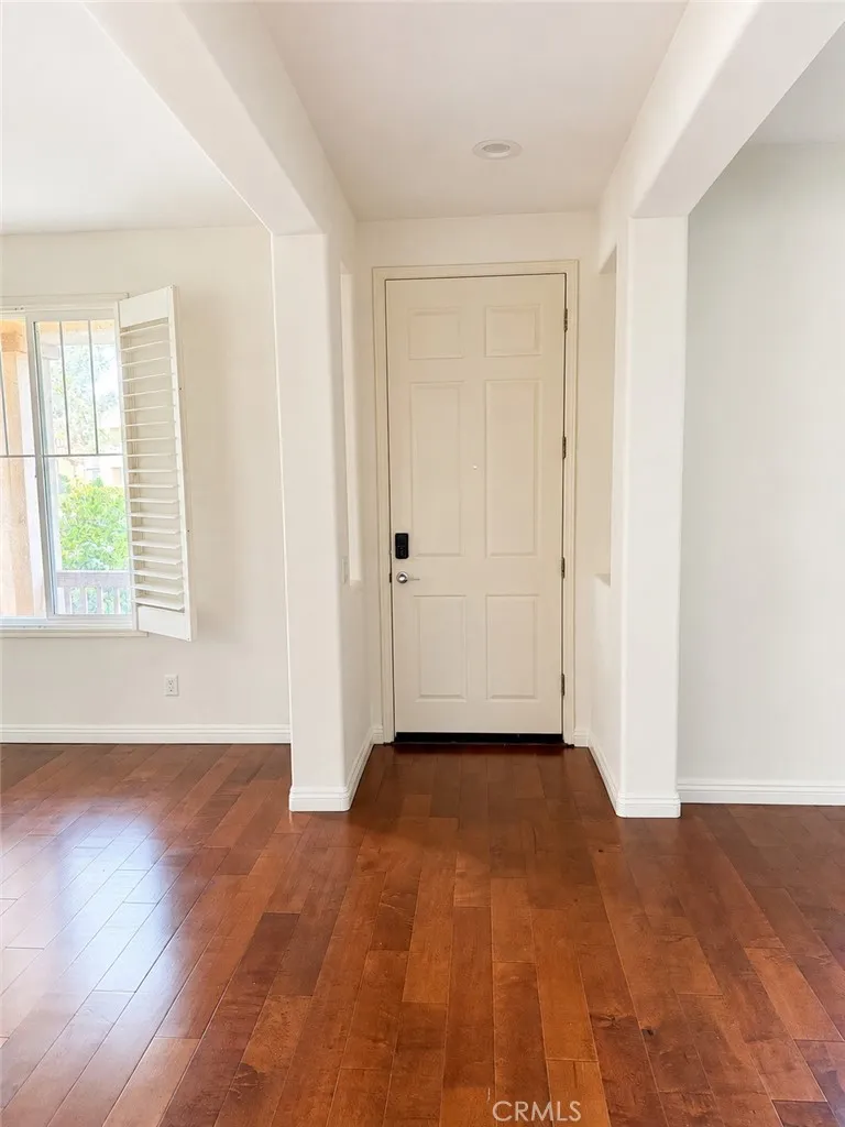 27657 Sunny Creek Valencia, CA 91354