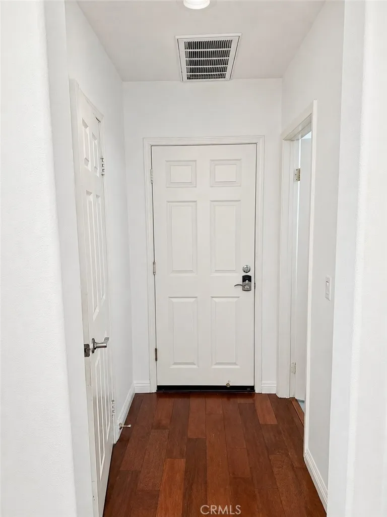 27657 Sunny Creek Valencia, CA 91354