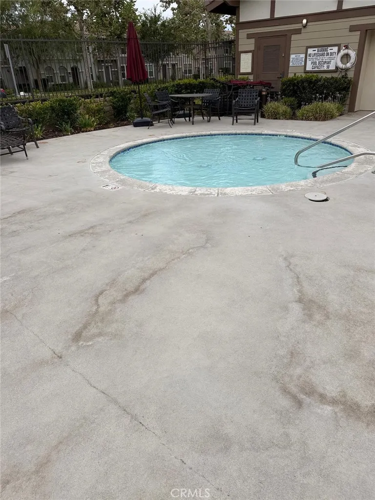 27657 Sunny Creek Valencia, CA 91354