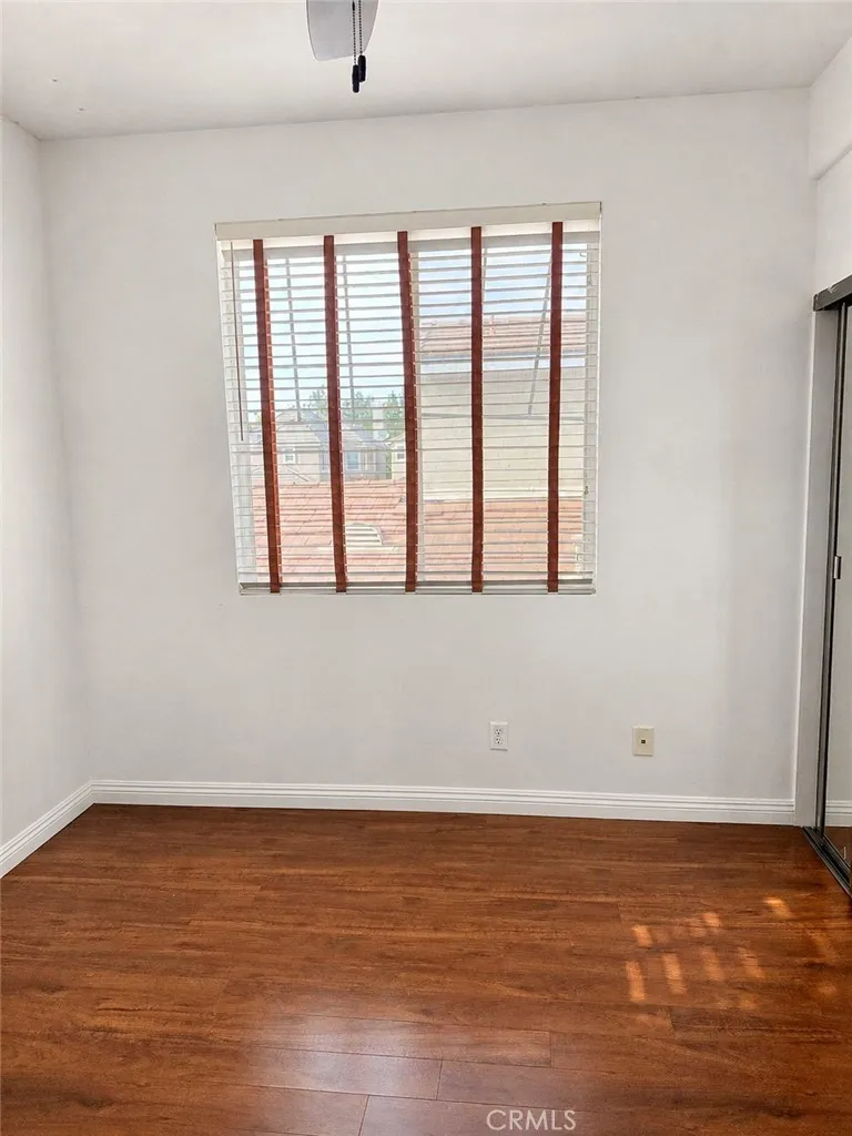 27657 Sunny Creek Valencia, CA 91354