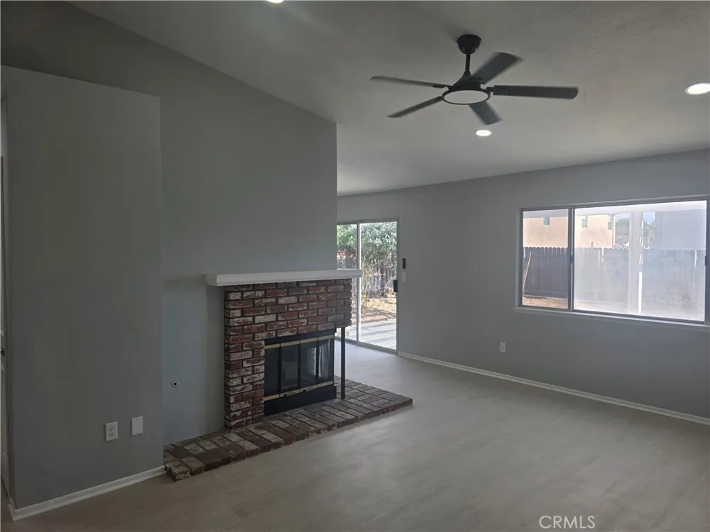 28347 Merridy Highland, CA 92346