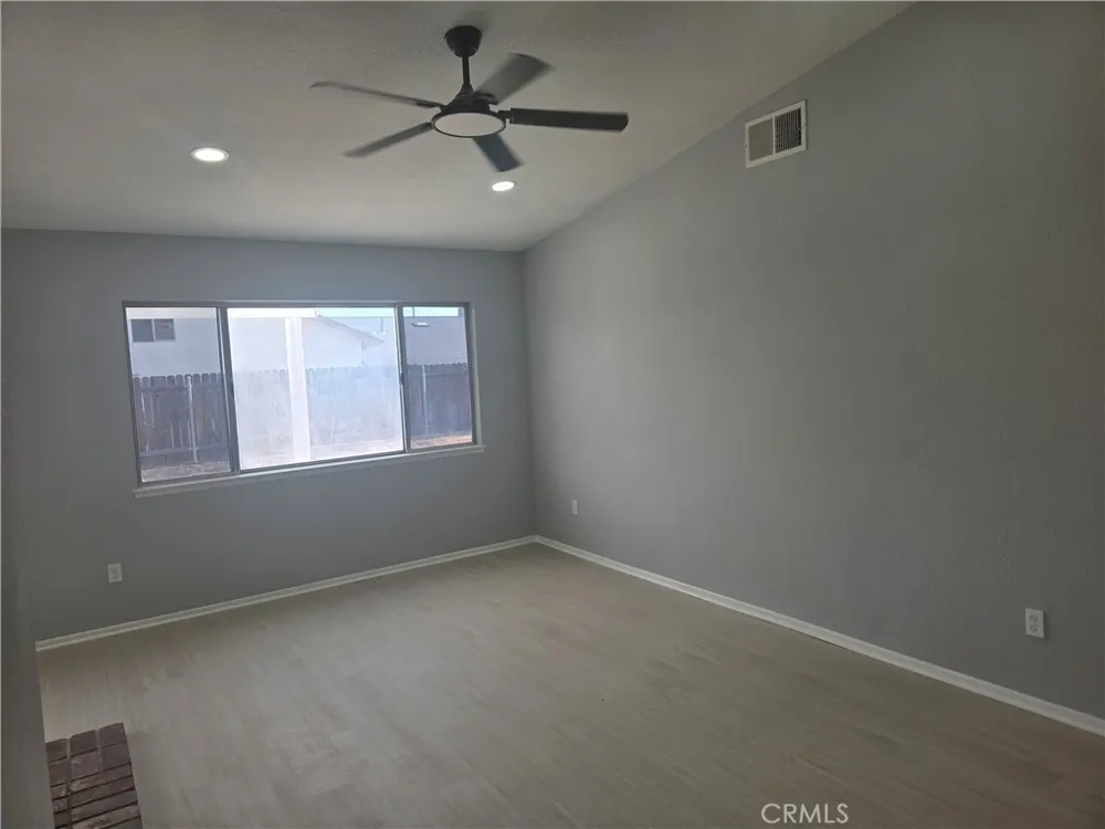 28347 Merridy Highland, CA 92346
