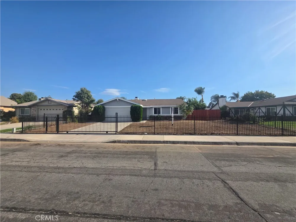 28347 Merridy Highland, CA 92346