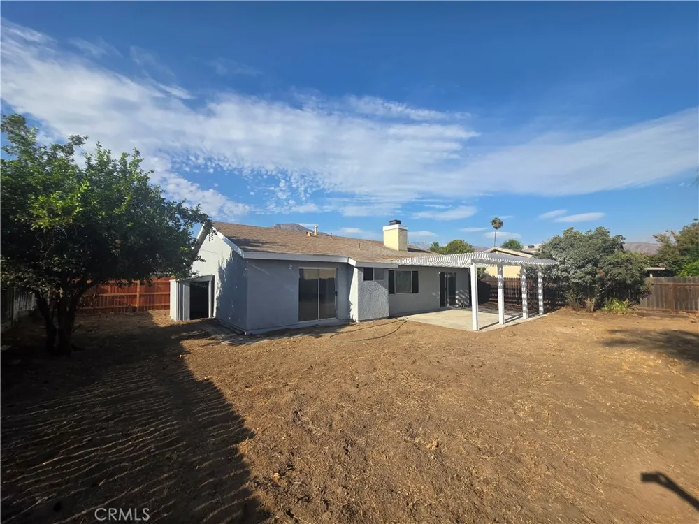 28347 Merridy Highland, CA 92346