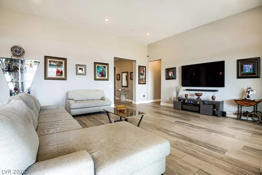 52 Thorn Creek Street Henderson, NV 89011
