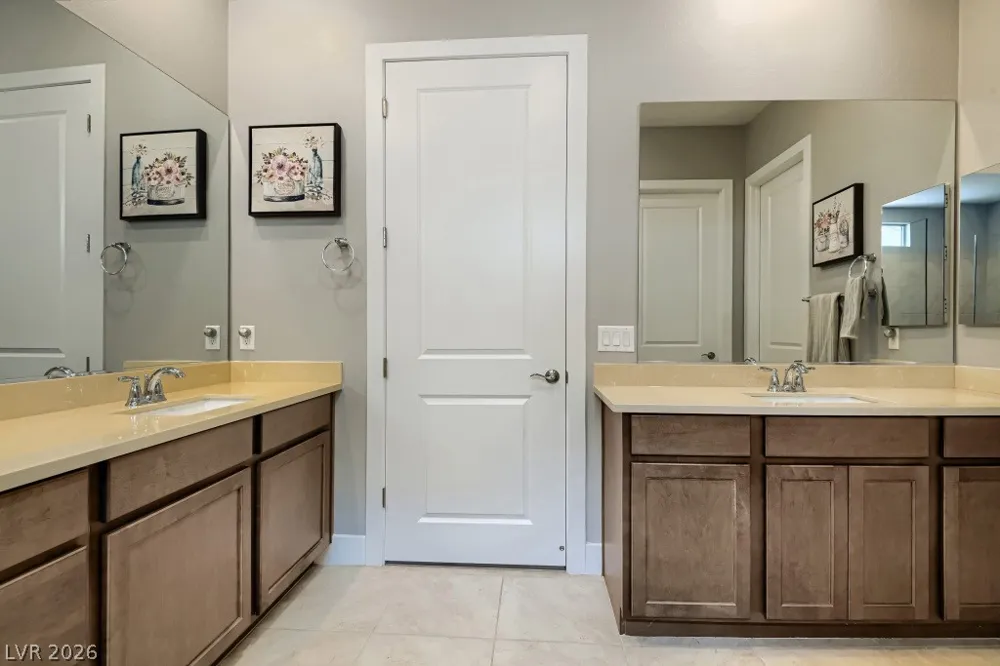 52 Thorn Creek Street Henderson, NV 89011