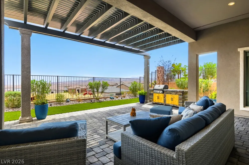 52 Thorn Creek Street Henderson, NV 89011