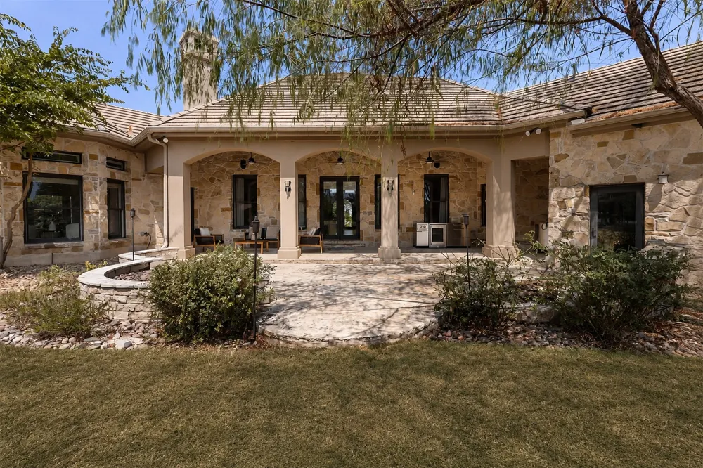 100 Dovetail Lane Georgetown, TX 78628