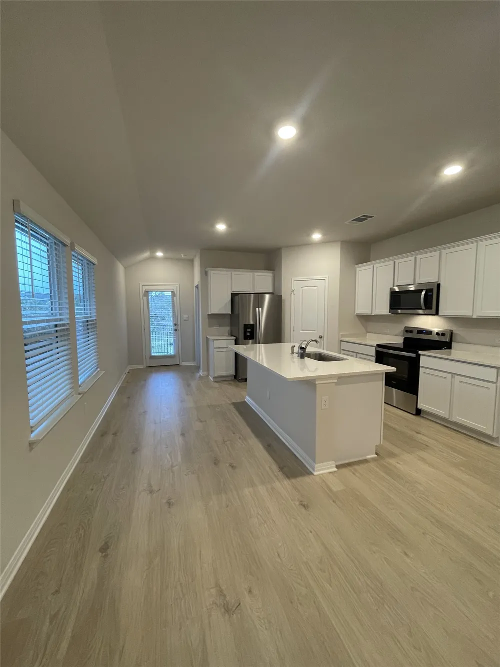 185 Grey Slate Avenue Marble Falls, TX 78654