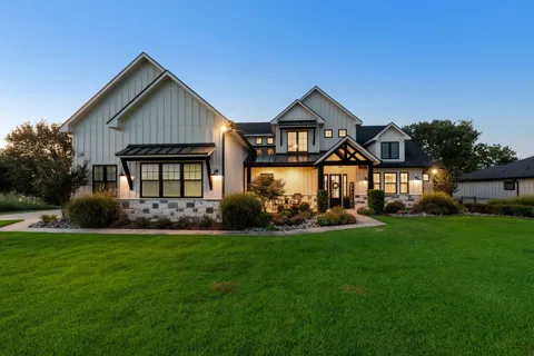 1121 The Shores Drive