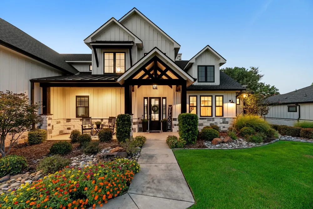 1121 The Shores Drive Corsicana, TX 75109