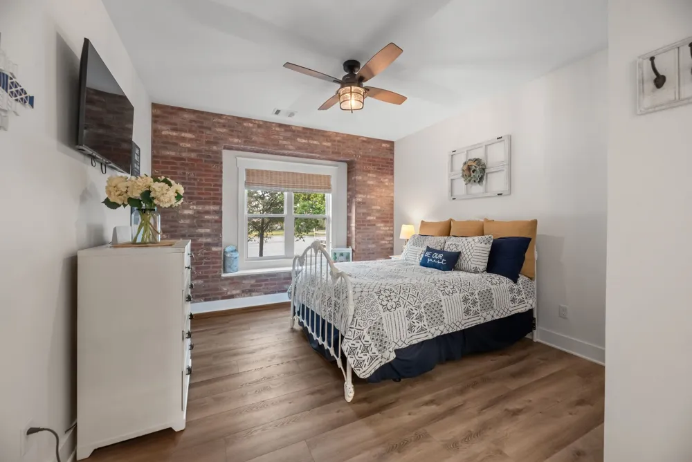 1121 The Shores Drive Corsicana, TX 75109