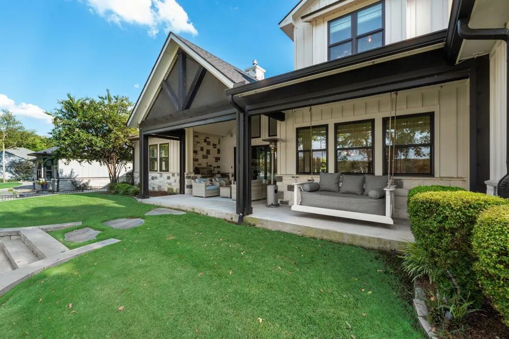 1121 The Shores Drive Corsicana, TX 75109