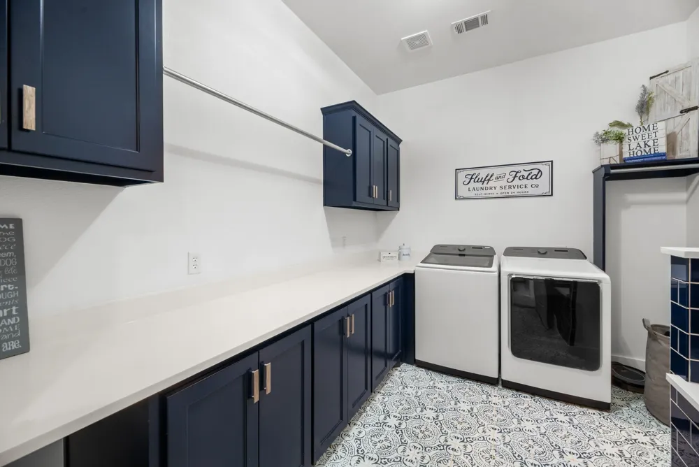 1121 The Shores Drive Corsicana, TX 75109