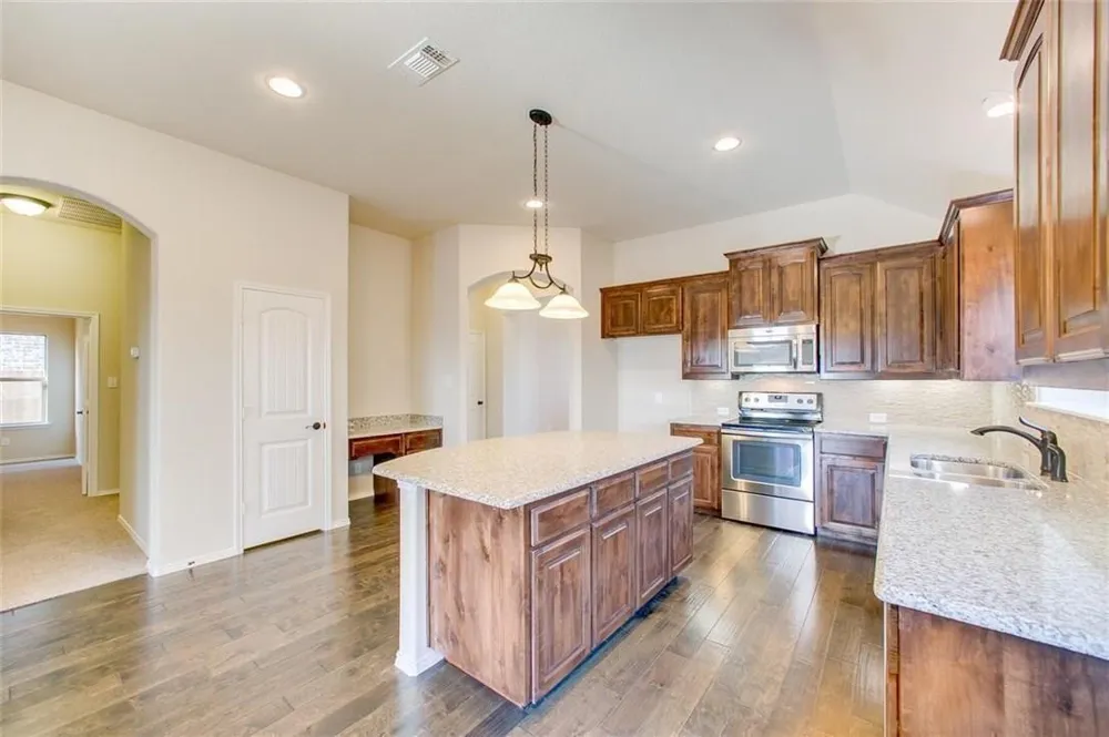 231 Frontier Drive Waxahachie, TX 75167