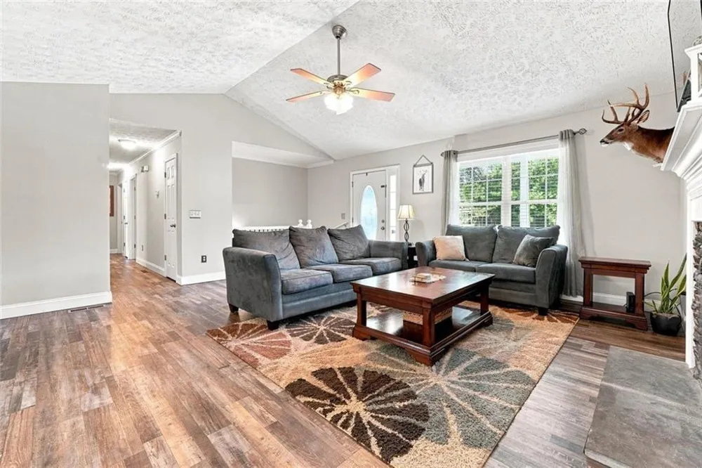 129 Greatwood Drive White, GA 30184