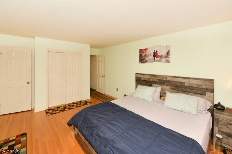 27 Tanager Ct Wayne, NJ 07470